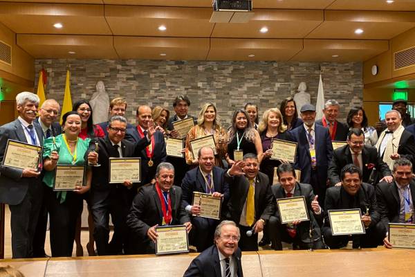 Patricia Díaz Hamburger, Delegada Gremial Regional de la Zona Norte recibió galardón de Gacetas de Colombia 2022