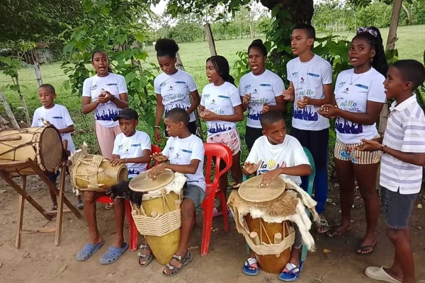 Ensayo del grupo "La nueva generación y tradición" con el apoyo de la corporación cultural Chambún Gale Compae